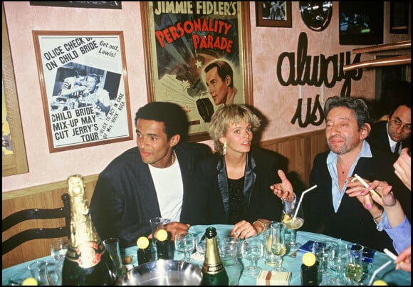 Yannick Noah, son ex-épouse Cecilia Rhode et Serge Gainsbourg en 1985.