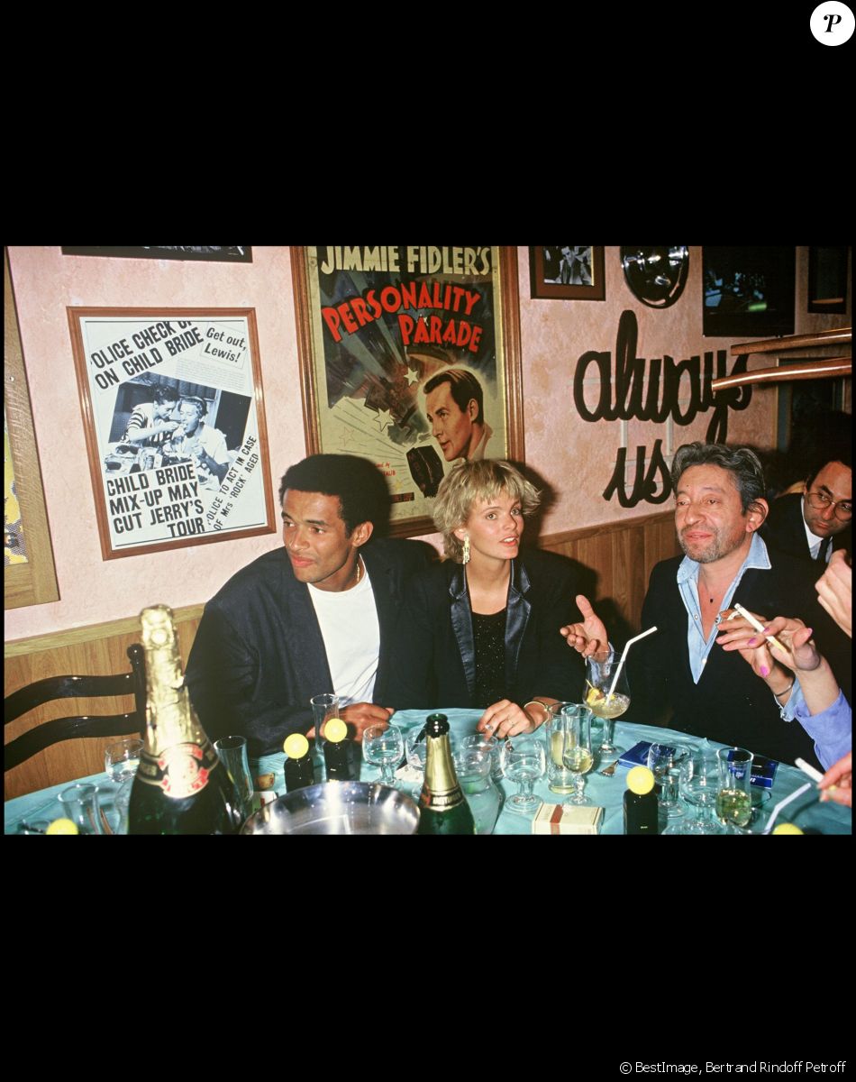 Yannick Noah, son ex-épouse Cecilia Rhode et Serge Gainsbourg en 1985.
