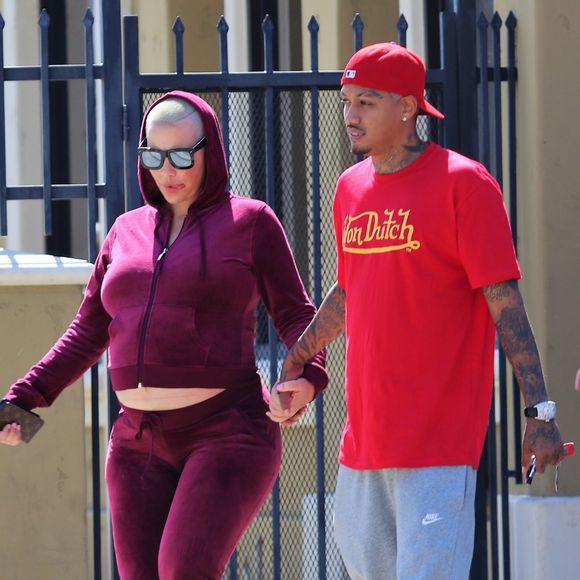 Amber Rose enceinte et son compagnon Alexander 'AE' Edwards à Los Angeles, le 1er octobre 2019.
