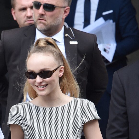 Vanessa Paradis (épouse Benchetrit) et sa fille Lily-Rose Depp - Sorties du défilé de mode "Chanel", collection Haute-Couture automne-hiver 2018/2019, à Paris. Le 3 juillet 2018 © CVS-Veeren / Bestimage