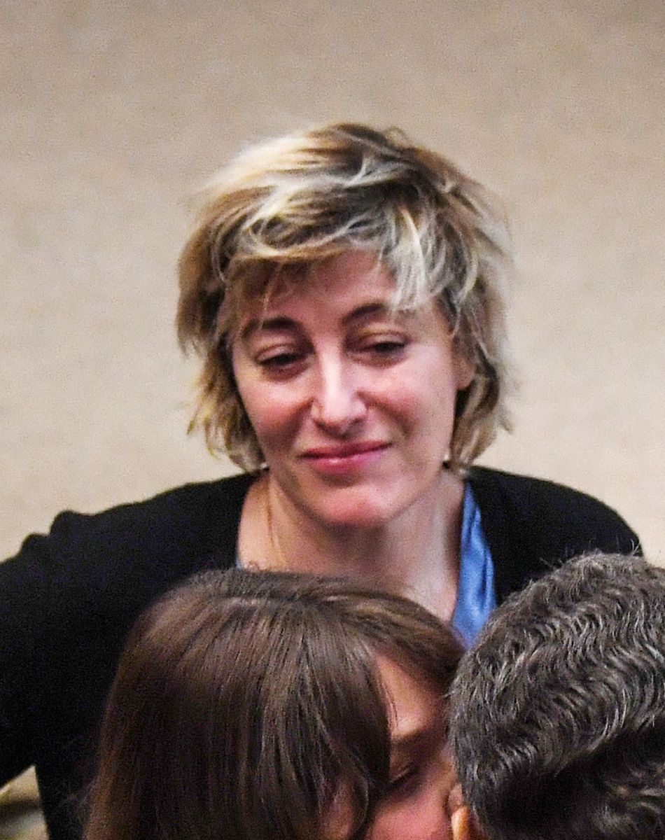 Exclusif - Nicolas Sarkozy et sa femme Carla Bruni s'embrassent lors de la présentation du nouveau livre de Marisa Bruni Tedeschi "Mes chères filles, je vais vous raconter" à Turin en Italie le 6 mars 2017.