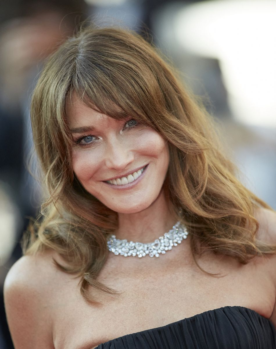 Carla Bruni-Sarkozy - Montée des marches du film " De son vivant " lors du 74ème Festival International du Film de Cannes. © Borde-Jacovides-Moreau / Bestimage