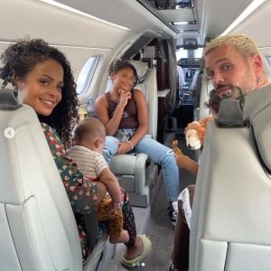 M. Pokora et Christina Milian de retour à Paris en jet privé.