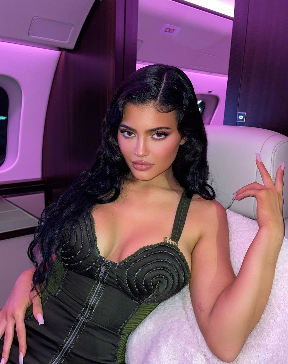 Travis Scott infidèle à Kylie Jenner ? Dita Istrefi balance sur Instagram.