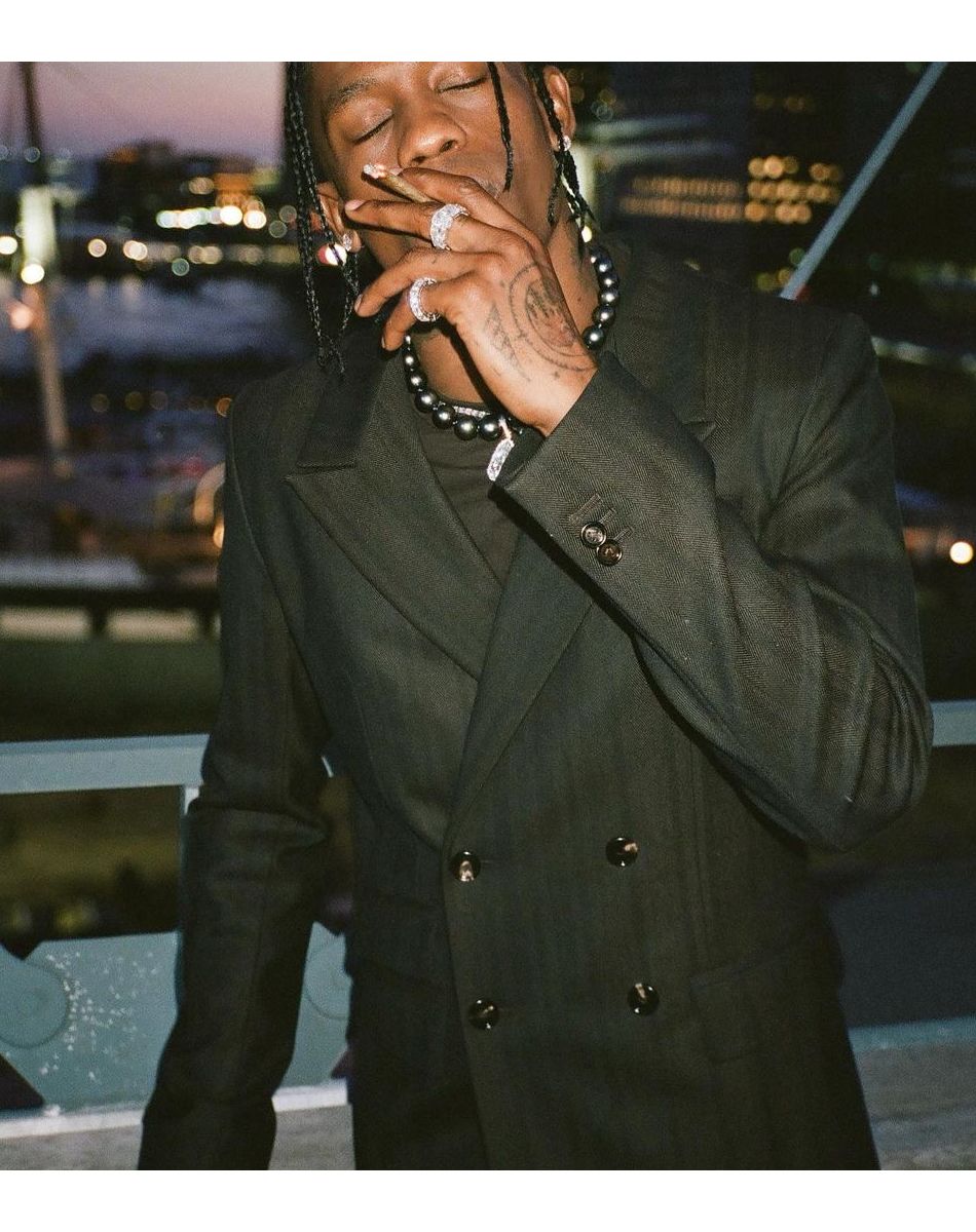 Travis Scott infidèle à Kylie Jenner ? Dita Istrefi balance sur Instagram.