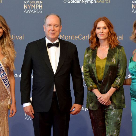 Amandine Petit (Miss France 2021), le prince Albert II de Monaco, Audrey Fleurot et Sylvie Tellier lors du photocall de la cérémonie des Nymphes d'Or du 60ème festival de télévision de Monte Carlo au Grimaldi Forum à Monaco le 22 juin 2021. © Bruno Bebert / Bestimage