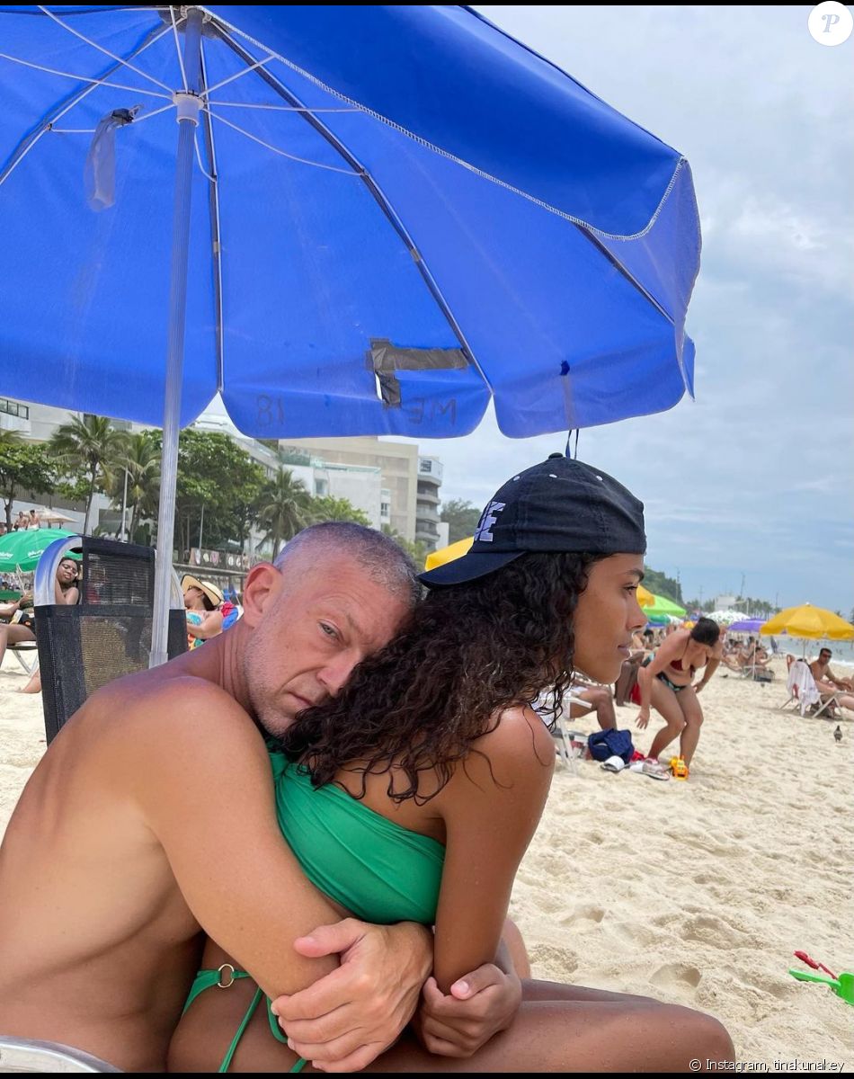Tina Kunakey et Vincent Cassel fêtent leurs trois ans de mariage sur Instagram, le 24 août 2021.