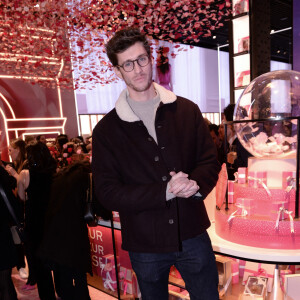 Exclusif - Jean-Baptiste Maunier - Inauguration de la boutique Lancôme 52 Champs-Elysées à Paris le 4 décembre 2019. © Rachid Bellak/Bestimage