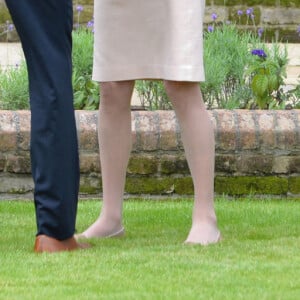 Le prince William, duc de Cambridge, et son frère Le prince Harry, duc de Sussex, se retrouvent à l'inauguration de la statue de leur mère, la princesse Diana dans les jardins de Kensington Palace à Londres, le 1er juillet 2021. Ce jour-là, la princesse Diana aurait fêté son 60 ème anniversaire.