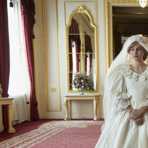 Extrait de la série The Crown (Netflix), Emma Corrin interprète Lady Di.