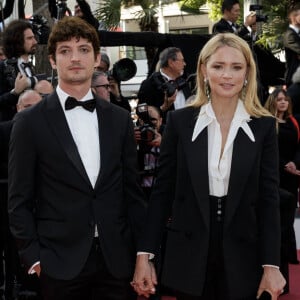 Niels Schneider et sa compagne Virginie Efira - Montée des marches du film "Hors Normes" pour la clôture du Festival International du Film de Cannes. © Jacovides-Moreau / Bestimage