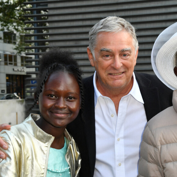 Pascal Plisson, Priscilla Sitienei alias Gogo et sa petite fille - Avant-première du film "Gogo" de Pascal Plisson à l'Ugc Bercy à Paris le 31 aout 2021. © Veeren/Bestimage