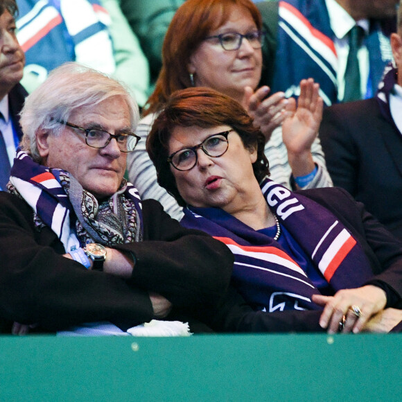 Jean-Louis Brochen et sa femme Martine Aubry ( Maire de Lille) - 1er match de la Finale de la coupe Davis opposant la France à la Belgique remporté par Goffin (7-5, 6-3, 6-1) au Stade Pierre Mauroy à Lille , le 24 novembre 2017. © Perusseau - Ramsamy / Bestimage