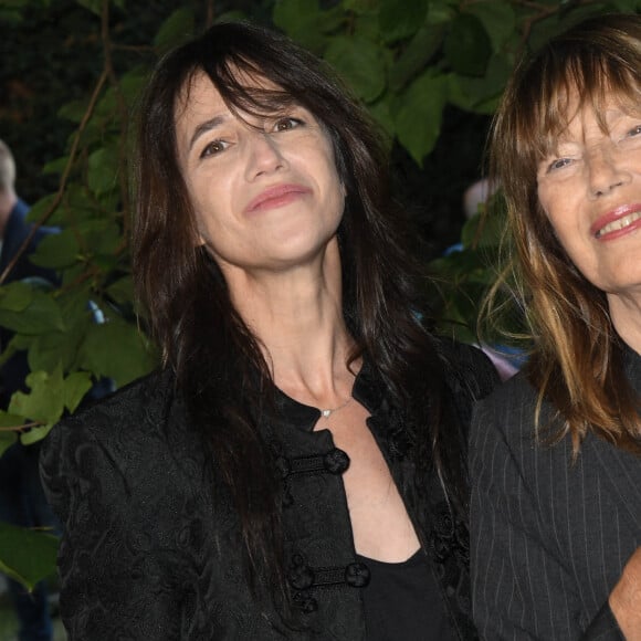 Charlotte Gainsbourg et sa mère Jane Birkin - Photocall du film "Jane par Charlotte" lors du 14ème Festival du Film Francophone d'Angoulême. Le 27 août 2021 © Coadic Guirec /