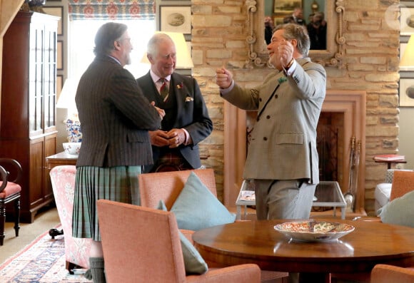 Photo datée du 1er mai 2019. Le prince Charles avec Lord Thurso et Michael Fawcett au Granary Accommodation. Ce dernier a démissionné de son poste après les révélations du "Sunday Times" à propos de ses relations malhonnêtes avec le businessman saoudien Mahfouz Marei Mubarak ben Mahfouz. Andrew Milligan/PA Wire/ABACAPRESS.COM