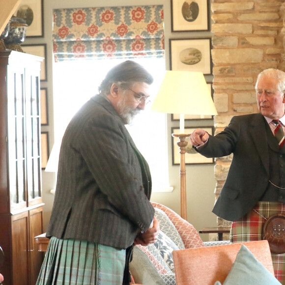 Photo datée du 1er mai 2019. Le prince Charles avec Lord Thurso et Michael Fawcett au Granary Accommodation. Ce dernier a démissionné de son poste après les révélations du "Sunday Times" à propos de ses relations malhonnêtes avec le businessman saoudien Mahfouz Marei Mubarak ben Mahfouz. Andrew Milligan/PA Wire/ABACAPRESS.COM