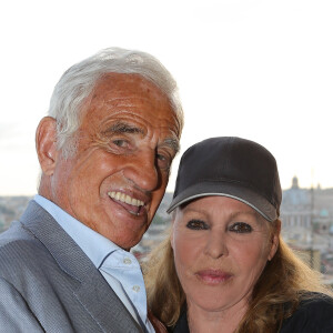 Jean-Paul Belmondo et Ursula Andress - Tournage du documentaire "Belmondo par Belmondo" à Rome. Le 23 mai 2014. © Frederic Nebinger / Bestimage