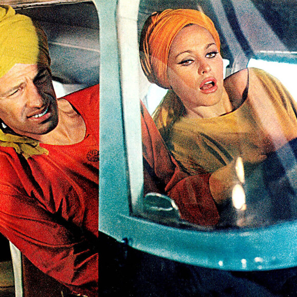 Archives - Jean-Paul Belmondo et Ursula Andress dans le film "Les Tribulations d'un chinois en Chine". 1965.