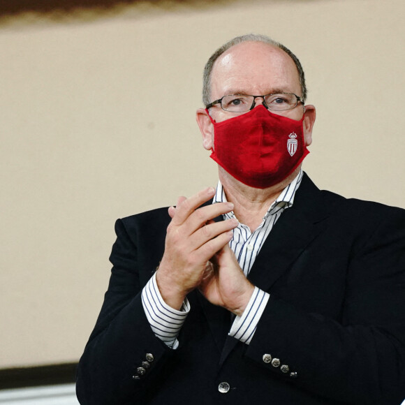Le prince Albert II de Monaco assiste au match de championnat de Ligue 1 Uber Eats opposant l'AS Monaco au FC Nantes au stade Louis II à Monaco, le 6 août 2021. Le match s'est terminé sur un nul 1-1. © Norbert Scanella/Panoramic/bestimage 