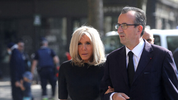 Obsèques de Florence Pinault : Brigitte Macron, Julie Gayet et François Hollande réunis