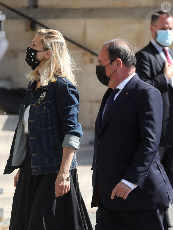 Julie Gayet et son compagnon François Hollande - Obsèques de Florence Rogers-Pinault en l'Église Saint-Sulpice à Paris, le 8 septembre 2021.