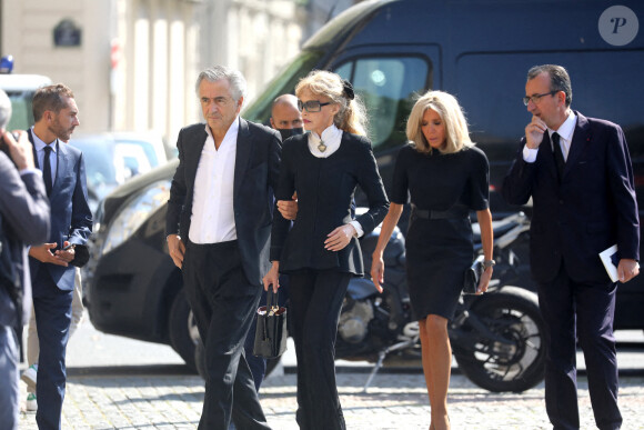 Bernard-Henri Lévy et sa femme Arielle Dombasle, Brigitte Macron et José Pietroboni, chef du protocole - Obsèques de Florence Rogers-Pinault en l'Église Saint-Sulpice à Paris, le 8 septembre 2021.