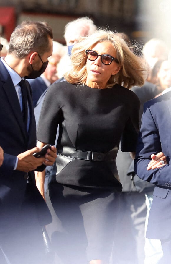 Brigitte Macron - Sorties des obsèques de Florence Rogers-Pinault en l'Église Saint-Sulpice à Paris, le 8 septembre 2021.