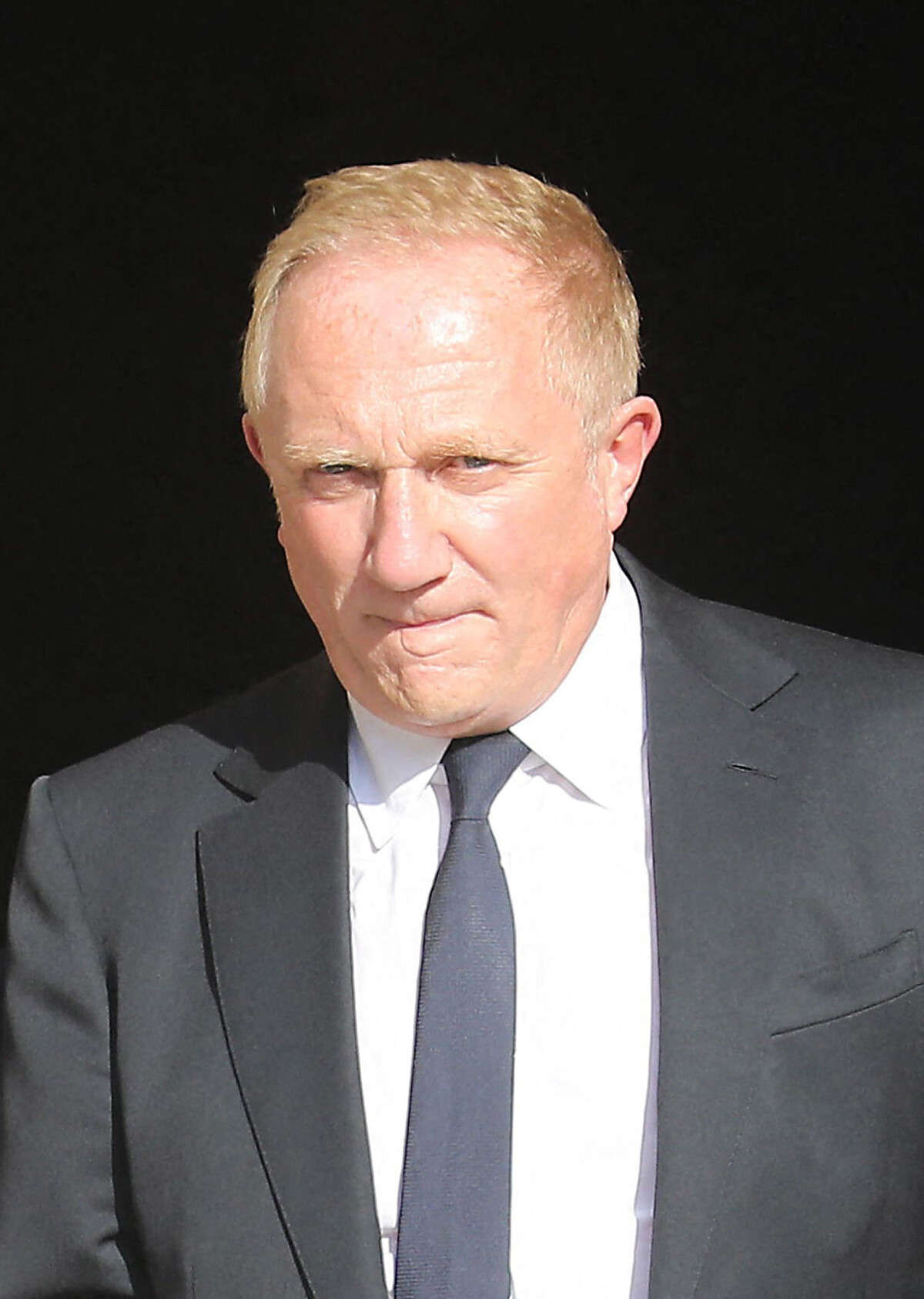 Photo FrançoisHenri Pinault Sorties des obsèques de Florence