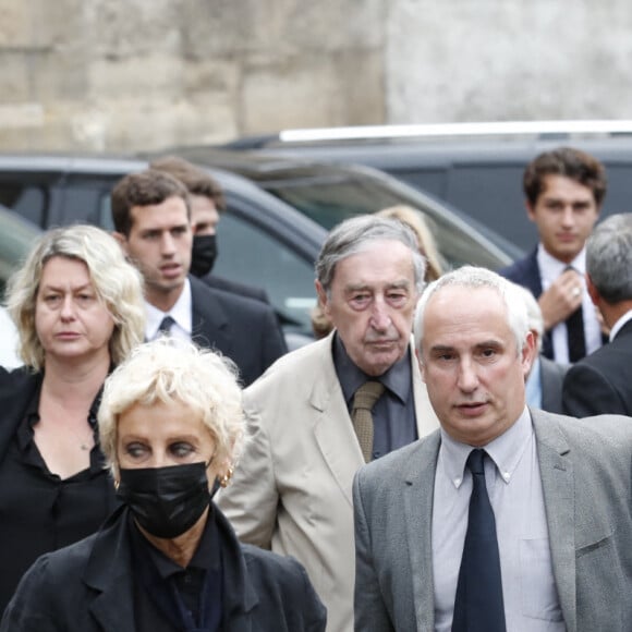 Muriel Belmondo, Luana Belmondo, Victor Belmondo, Pierre Vernier - Obsèques de Jean-Paul Belmondo en l'église Saint-Germain-des-Prés, à Paris le 10 septembre 2021. © Cyril Moreau / Bestimage