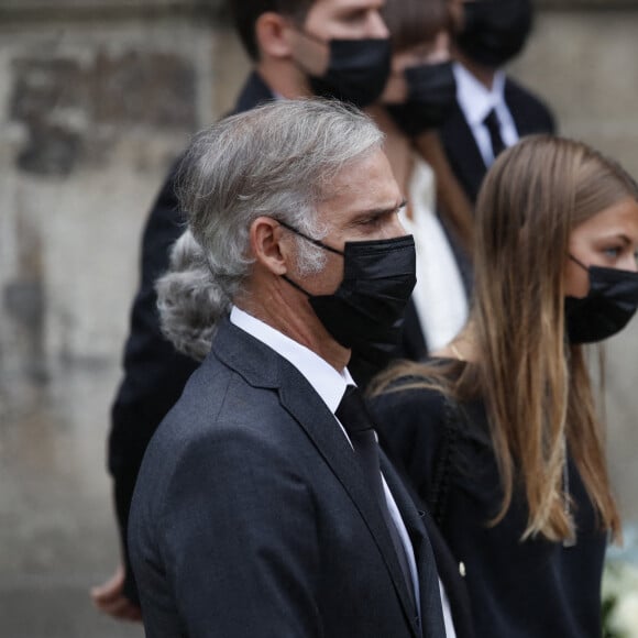 Stella Belmondo, Paul Belmondo - Obsèques de Jean-Paul Belmondo en l'église Saint-Germain-des-Prés, à Paris le 10 septembre 2021. © Cyril Moreau / Bestimage
