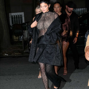 Kylie Jenner, enceinte, arrive à la soirée d'anniversaire de Fai Khadra au restaurant "Lucali" à New York City, New York, Etats-Unis, le 9 septembre 2021. 