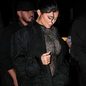 Kylie Jenner, enceinte, arrive à la soirée d'anniversaire de Fai Khadra au restaurant "Lucali" à New York City, New York, Etats-Unis, le 9 septembre 2021. 
