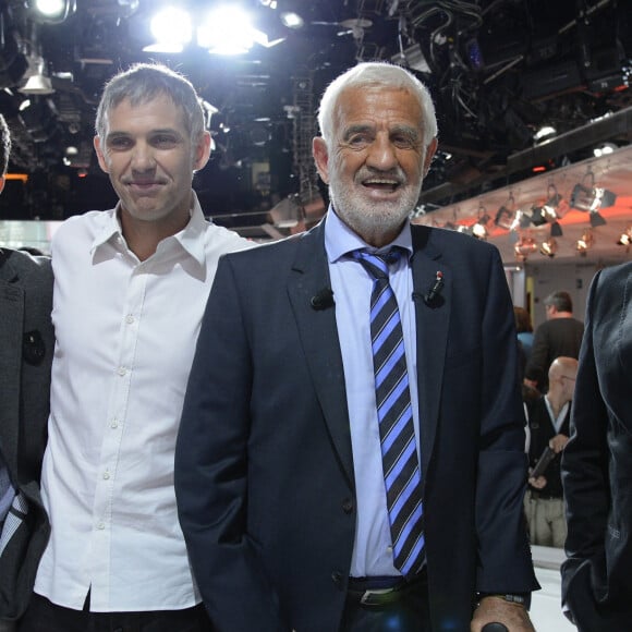 Info - L'émission "Vivement Dimanche" avec Jean-Paul Belmondo en 2013 sera rediffusée dimanche 12 septembre - Giacomo, Paul, Jean Paul et Olivier Belmondo - Enregistrement de l'emission "Vivement Dimanche" a Paris le 10 avril 2013 qui sera diffusee le 14 avril. © Coadic Guirec / Bestimage 