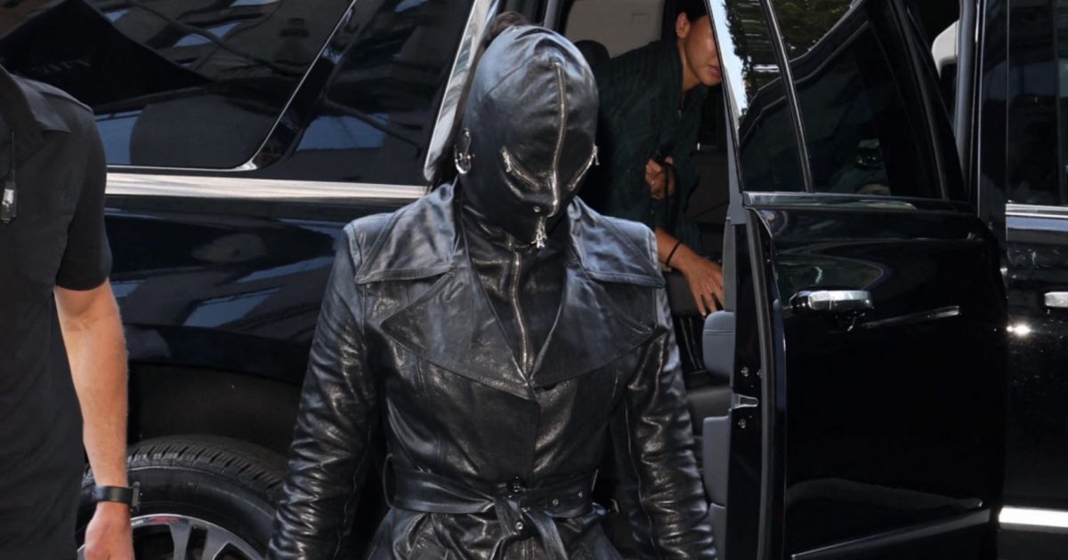 Kim Kardashian façon dominatrice sado maso Kim Kardashian façon dominatrice sado maso