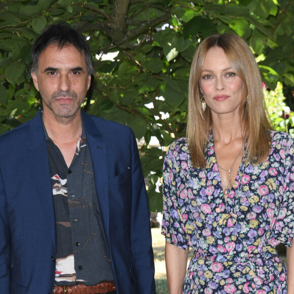 Samuel Benchetrit et Vanessa Paradis - Photocall du film "Cette musique ne joue pour personne" lors du 14ème Festival du Film Francophone d'Angoulême. © Coadic Guirec / Bestimage 