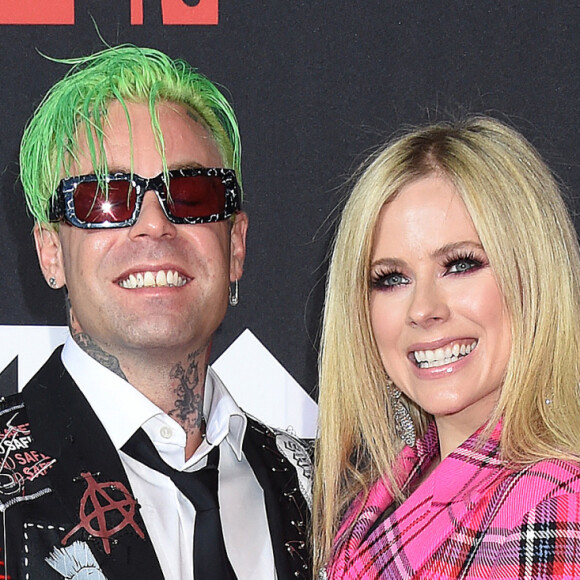 Avril Lavigne et son compagnon Mod Sun aux MTV Video Music Awards à New York le 12 septembre 2021.