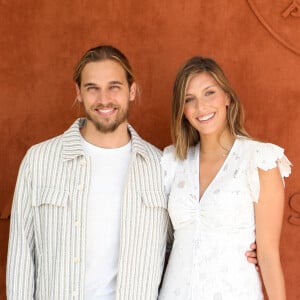 Camille Cerf et son compagnon Théo Fleury au village lors des internationaux de France Roland Garros à Paris le 13 juin 2021. © Dominique Jacovides / Bestimage 