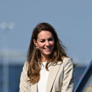 Catherine (Kate) Middleton, duchesse de Cambridge, visite la RAF Brize Norton, pour rencontrer des militaires et des civils qui ont aidé à évacuer les Afghans de leur pays, à Oxflord, Royaume Uni, le 15 septembre 2021.