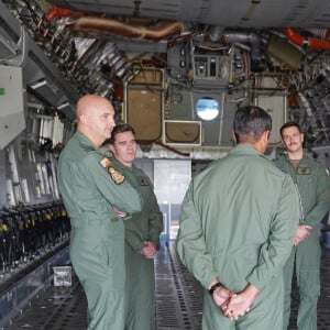 Catherine (Kate) Middleton, duchesse de Cambridge, visite la RAF Brize Norton, pour rencontrer des militaires et des civils qui ont aidé à évacuer les Afghans de leur pays, à Oxflord, Royaume Uni, le 15 septembre 2021.