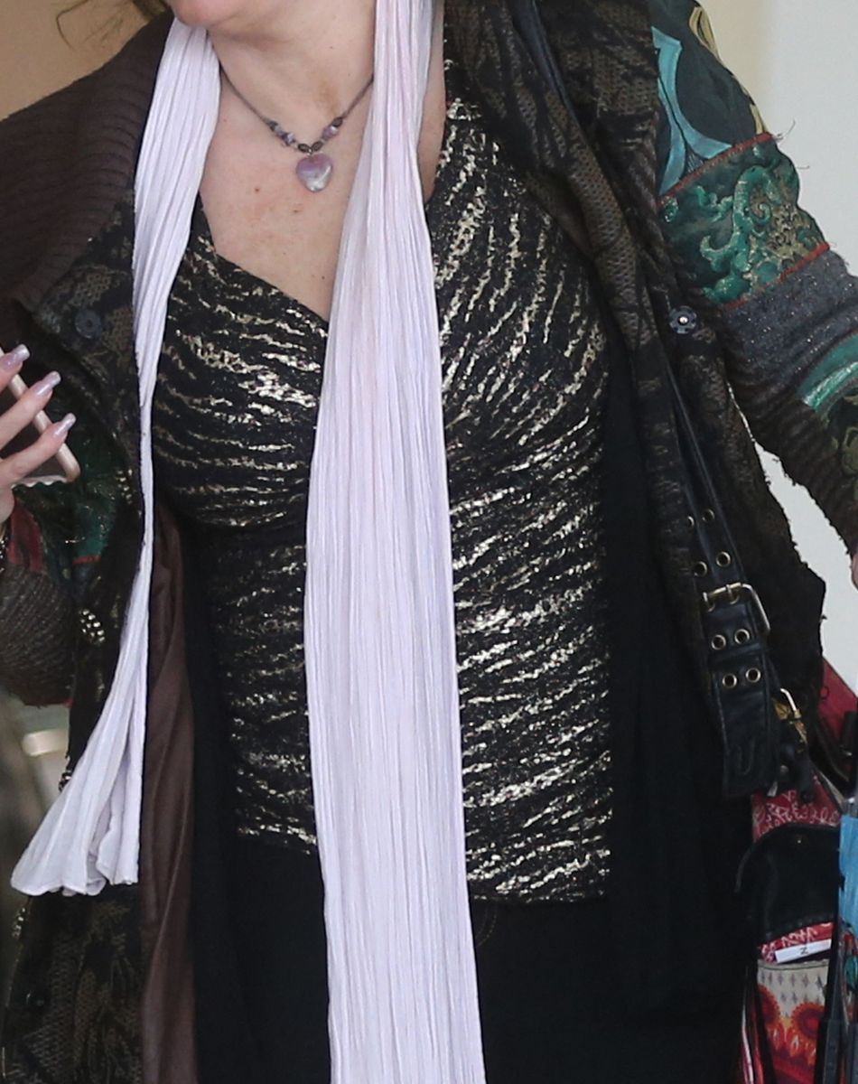 Exclusif - Loana Petrucciani très amincie, prend l'avion à Orly en toute discrétion pour rejoindre l'émission de téléréalité "La Villa des Coeurs Brisés 4" en République Dominicaine à Punta Cana le 23 mars 2018.