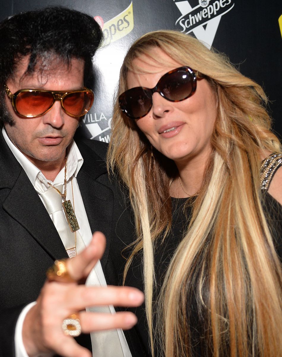 Loana Petrucciani et son ami Eryl Prayer (sosie de Elvis Presley) - Dj Set à la Villa Schweppes lors du 70ème Festival International du Film de Cannes. © Veeren/Bestimage
