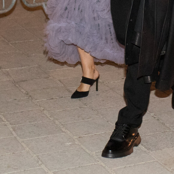 Exclusif - Katy Perry et son fiancé Orlando Bloom - Katy Perry et son fiancé Olrando Bloom - Les célébrités à la sortie de la soirée Louis Vuitton organisée à la Fondation Louis Vuitton à Paris pour le lancement de la nouvelle collection de parfums "Les Extraits", le 5 juillet 2021. © Tiziano Da Silva / Panoramic / Bestimage