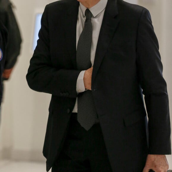 Bernard Tapie - Arrivées au Tribunal de Paris, Batignolles - 11e chambre correctionnelle, 2e section pour le procès de Bernard Tapie le 18 mars 2019. B.Tapie et le PDG d'Orange, S.Richard, seront les prévenus vedettes du procès pénal de l'arbitrage rendu en 2008 en faveur de l'ancien homme d'affaires, dans son contentieux avec le Crédit lyonnais sur la vente du fabricant d'équipements de sport Adidas en 1993, qui s'est ouvert ce lundi 11 mars dans l'après-midi. L'homme d'affaires et patron du groupe de médias "La Provence", qui lutte à 76 ans contre un cancer de l'estomac, n'a fait aucune déclaration à son arrivée au tribunal. Après dix ans de péripéties judiciaires, Bernard Tapie, 76 ans, est jugé pour escroquerie et détournement de fonds publics ; Stéphane Richard, 57 ans, qui était alors directeur de cabinet de la ministre de l'Economie Christine Lagarde, pour complicité. © CVS / Bestimage