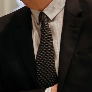 Bernard Tapie - Arrivées au Tribunal de Paris, Batignolles - 11e chambre correctionnelle, 2e section pour le procès de Bernard Tapie le 18 mars 2019. B.Tapie et le PDG d'Orange, S.Richard, seront les prévenus vedettes du procès pénal de l'arbitrage rendu en 2008 en faveur de l'ancien homme d'affaires, dans son contentieux avec le Crédit lyonnais sur la vente du fabricant d'équipements de sport Adidas en 1993, qui s'est ouvert ce lundi 11 mars dans l'après-midi. L'homme d'affaires et patron du groupe de médias "La Provence", qui lutte à 76 ans contre un cancer de l'estomac, n'a fait aucune déclaration à son arrivée au tribunal. Après dix ans de péripéties judiciaires, Bernard Tapie, 76 ans, est jugé pour escroquerie et détournement de fonds publics ; Stéphane Richard, 57 ans, qui était alors directeur de cabinet de la ministre de l'Economie Christine Lagarde, pour complicité. © CVS / Bestimage