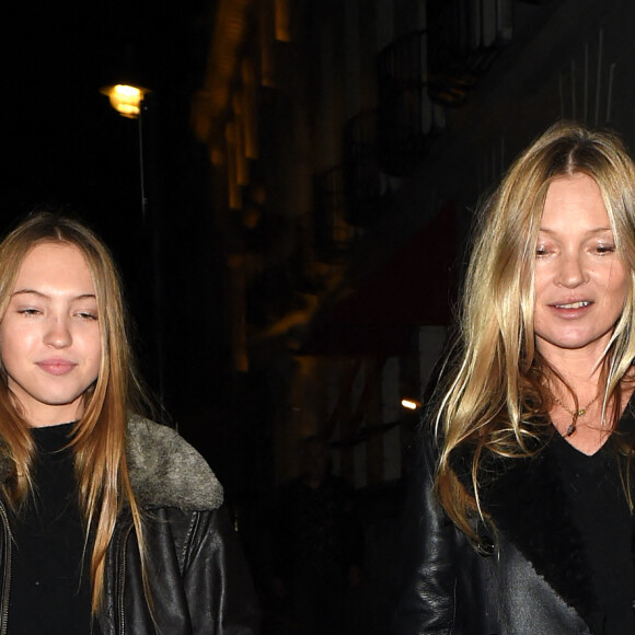 Kate Moss et sa fille Lila Grace à Londres le 4 décembre 2020.