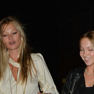 Kate Moss et sa fille Lila Grace à Londres le 11 septembre 2020. 