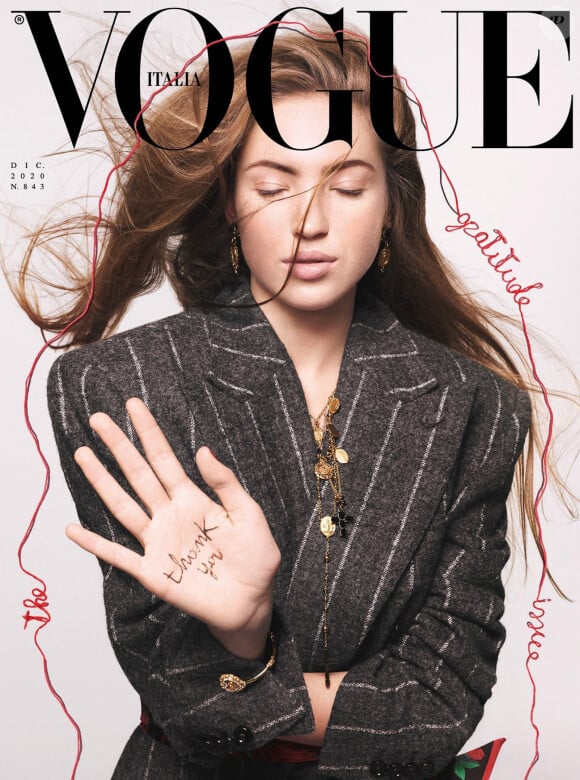 Lila Grace Moss (la fille de Kate Moss) pose pour la couverture du numéro de décembre 2020 du magazine Vogue Italie, le 6 décembre 2020.