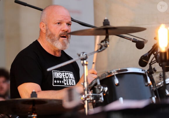 Le grand chef et animateur TV Philippe Etchebest donne un concert avec son groupe de Rock "Chef and the Gang" à l'occasion de la Fête de la Musique à Bordeaux, le 21 Juin 2019. © Patrick Bernard / Bestimage 