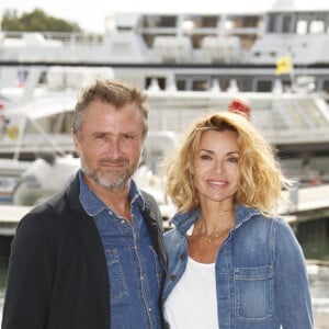 Alexandre Brasseur, Ingrid Chauvin - Photocall lors du Festival de la Fiction de La Rochelle. Le 18 septembre 2021. © Christophe Aubert via Bestimage