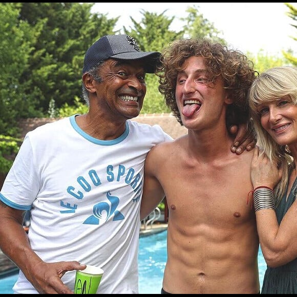 Joalukas Noah a fêté ses 17 ans en juin dernier, à Feucherolles (Yvelines), entouré ses amis et de ses parents Yannick Noah et Isabelle Camus.